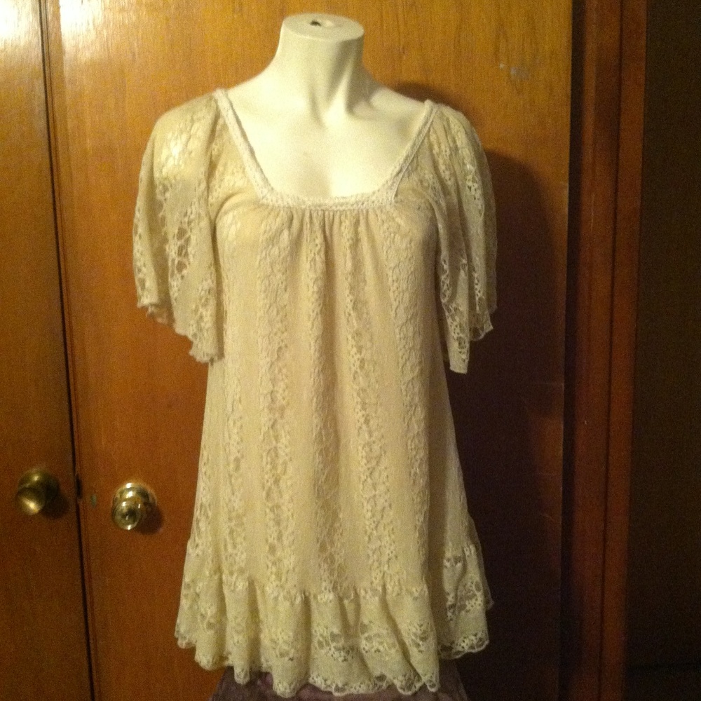 R.Rouge Cream Lace Blouse /Top in Women
